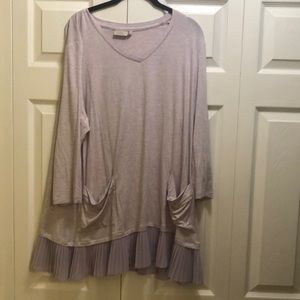 logo by lori goldstein